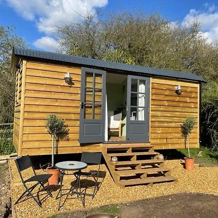 Hettie Luxury Shepherds Hut Semley Εξωτερικό φωτογραφία