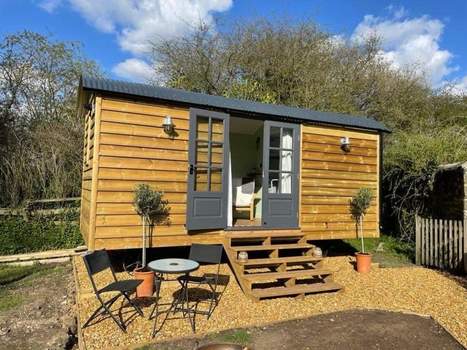 Hettie Luxury Shepherds Hut Semley Εξωτερικό φωτογραφία